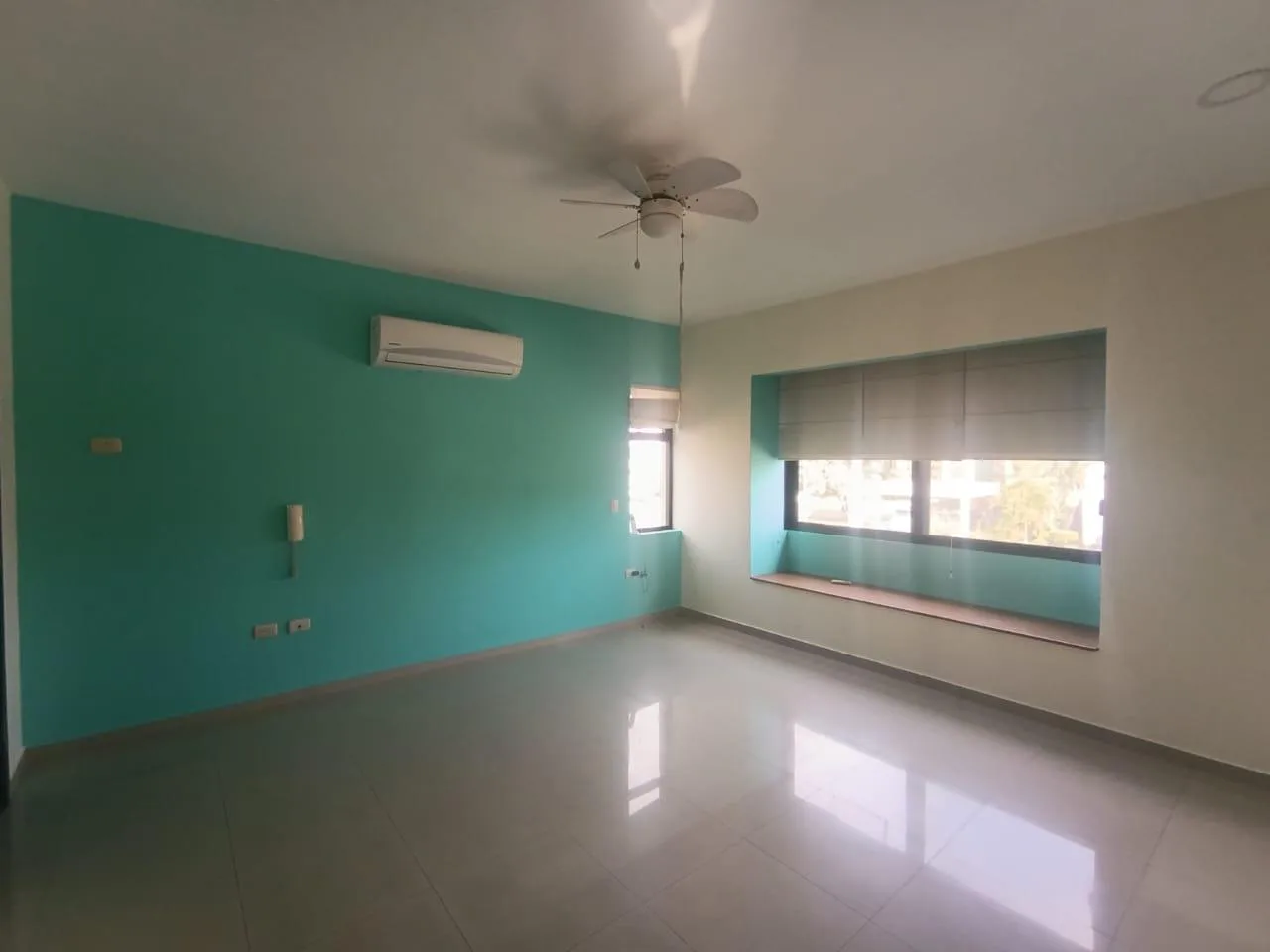Alquiler de casa esquinera en Vía a la Costa, urbanización Portofino, GabR