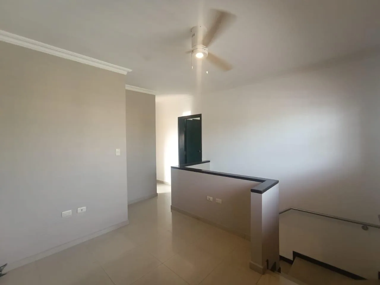 Alquiler de casa esquinera en Vía a la Costa, urbanización Portofino, GabR