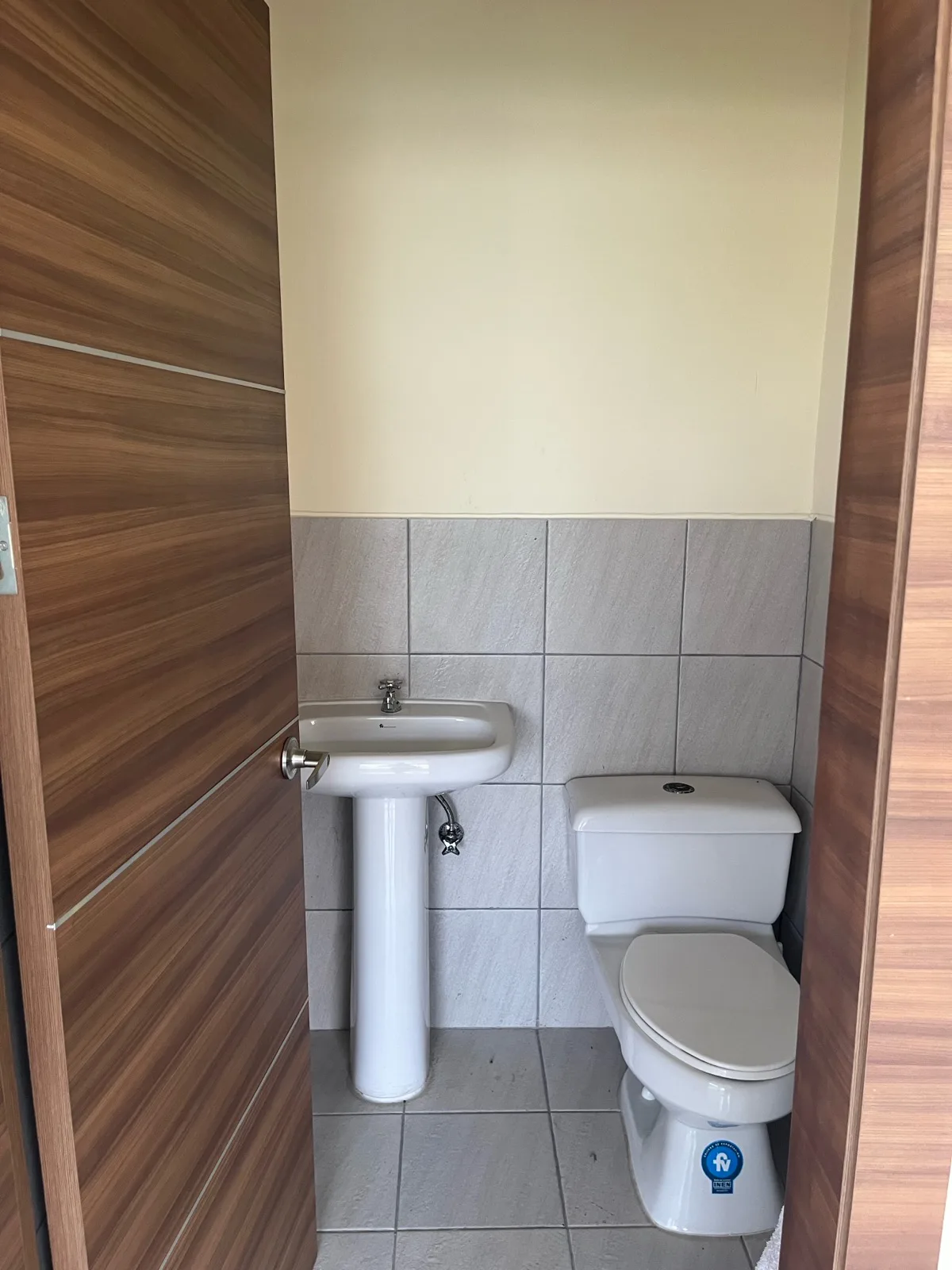Venta oficina Business Plaza cerca Terminal Terrestre | VanRo