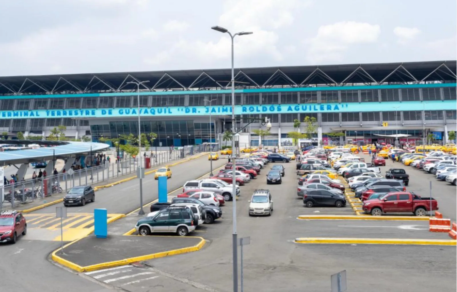 Venta oficina Business Plaza cerca Terminal Terrestre | VanRo