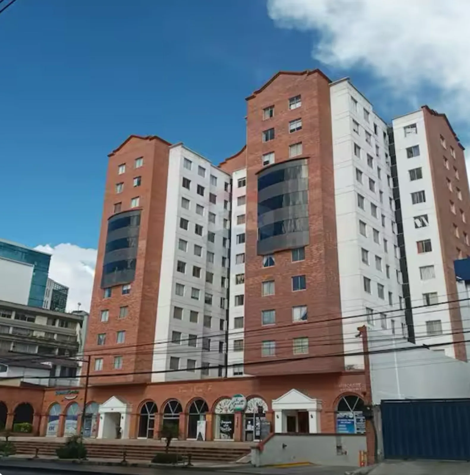 Alquiler departamento amoblado 6 de Diciembre Sector La Paz Iñaquito VanRo