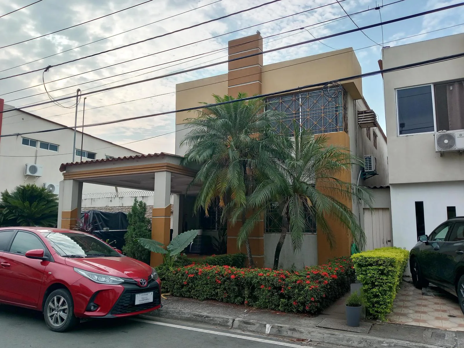 Casa en Venta en la Urb. Cataluña, Samborondón ChrS