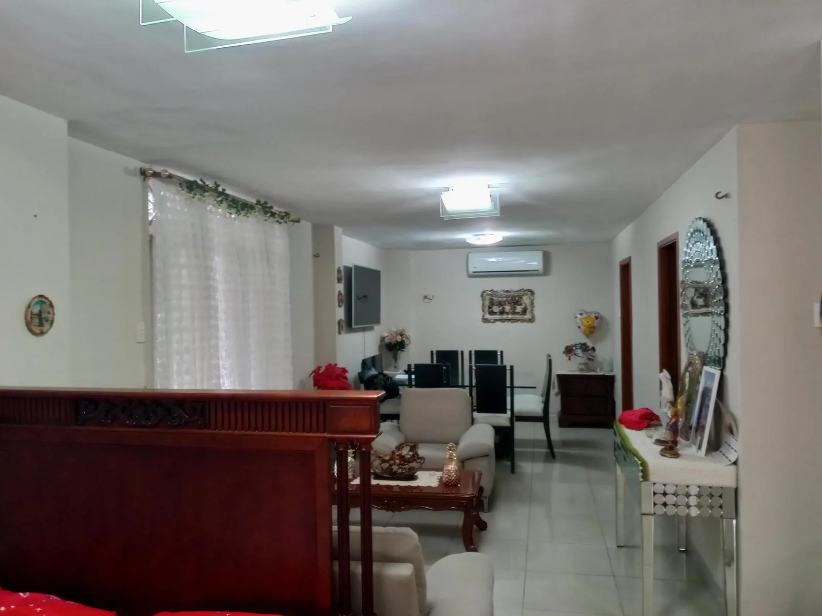 Casa en Venta en la Urb. Cataluña, Samborondón ChrS