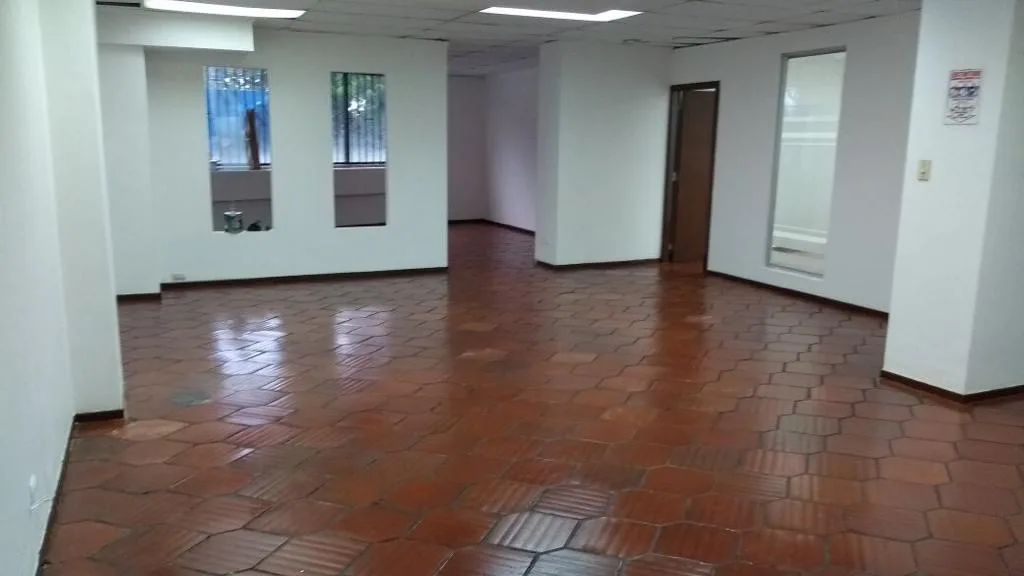 Se vende oficina en edificio El Fortín JosS