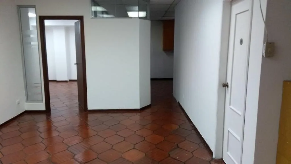 Se vende oficina en edificio El Fortín JosS