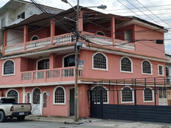 Casa Rentera Esquinera en Venta Sur de Guayaquil, Cipreses RonR