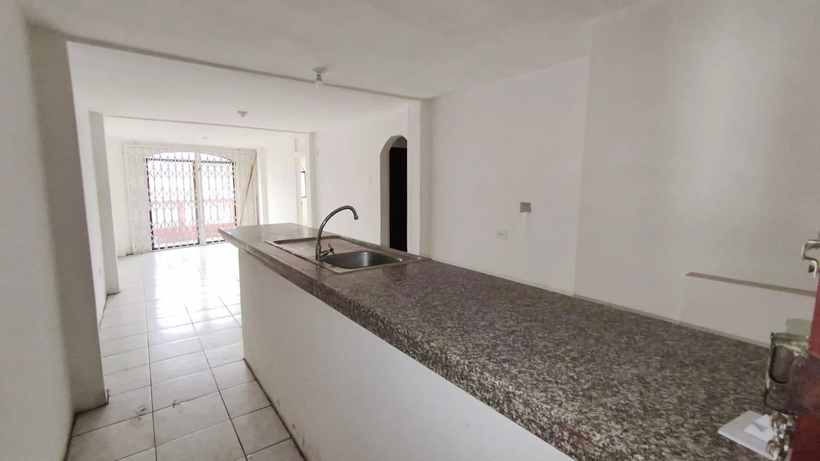 Casa Rentera Esquinera en Venta Sur de Guayaquil, Cipreses RonR