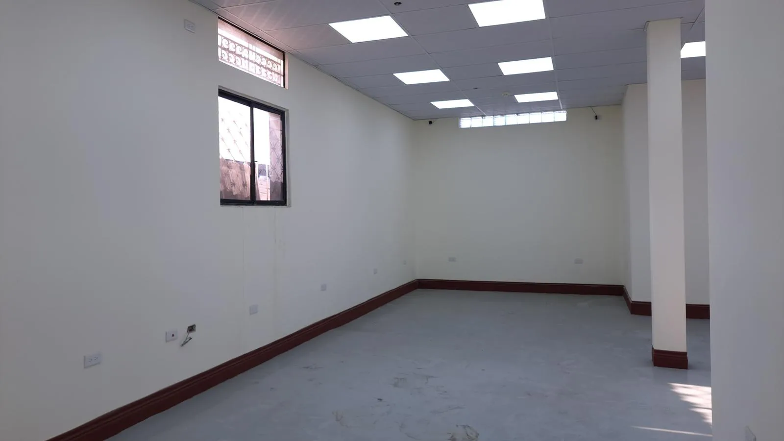 Local Comercial en alquiler Guaranda y Maldonado SanS