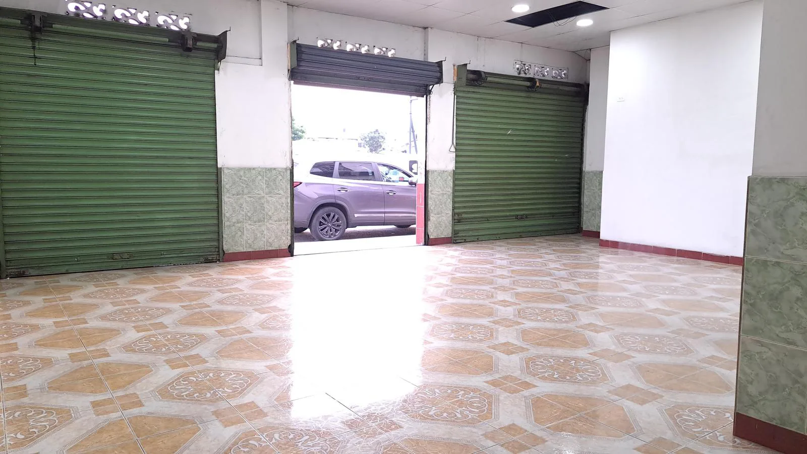 Local Comercial en alquiler en Isla Trinitaria Vía Principal SanS