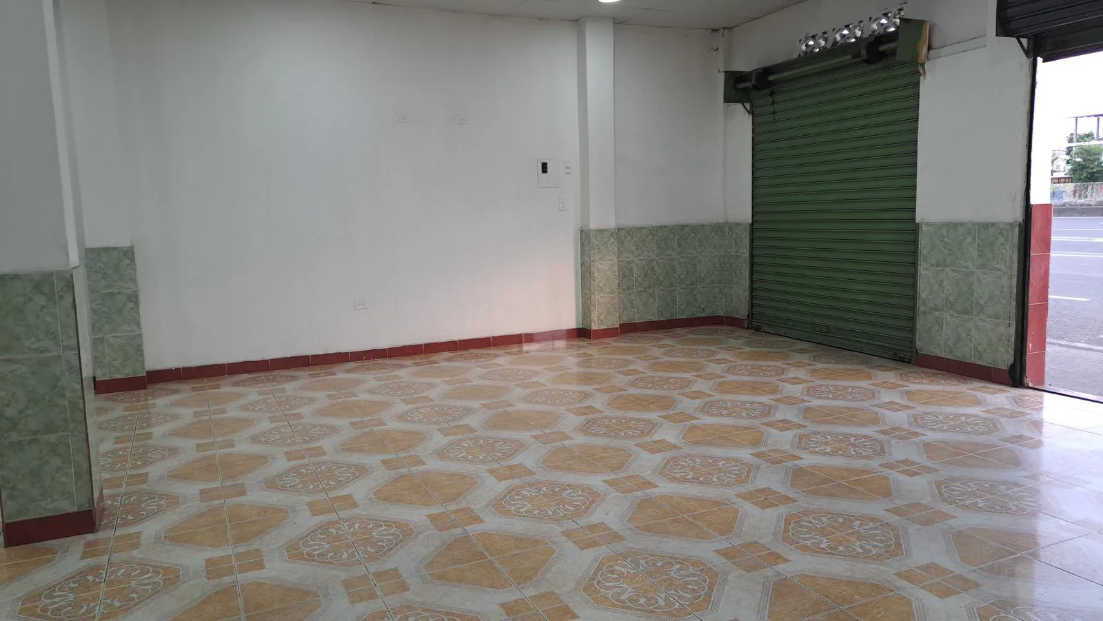 Local Comercial en alquiler en Isla Trinitaria Vía Principal SanS