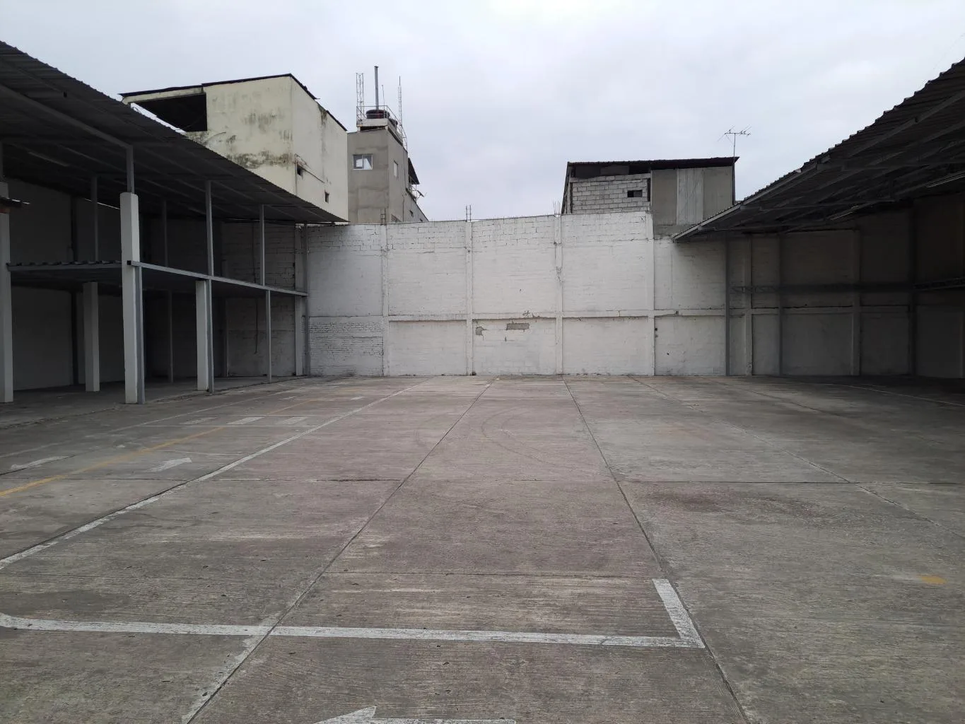 Alquiler Terreno y Local frente al Mercado Las Esclusas Sur SanS