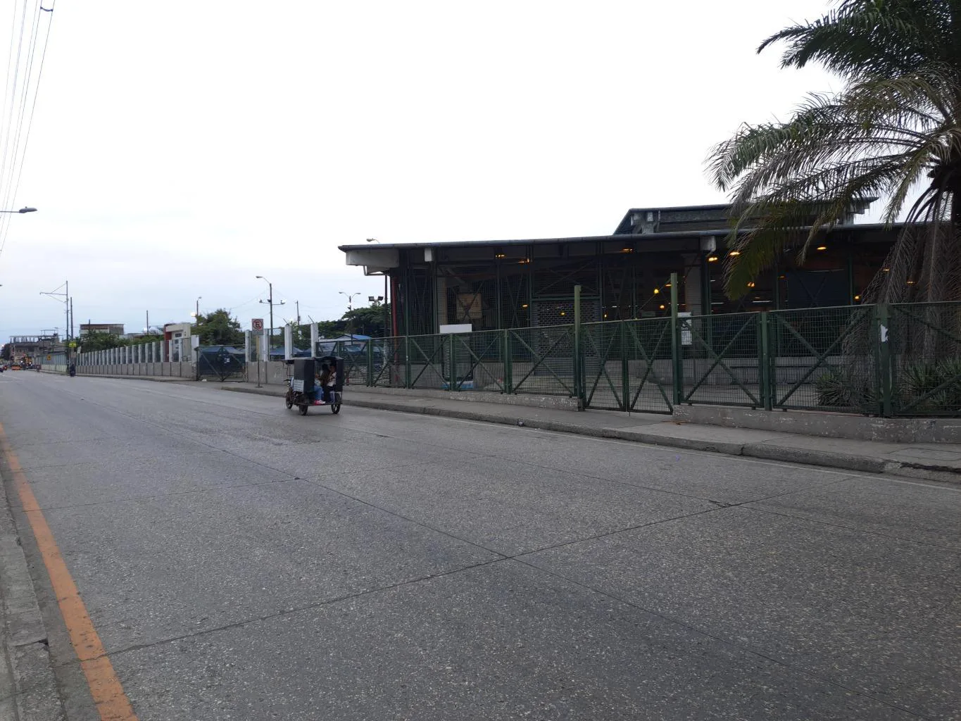 Alquiler Terreno y Local frente al Mercado Las Esclusas Sur SanS
