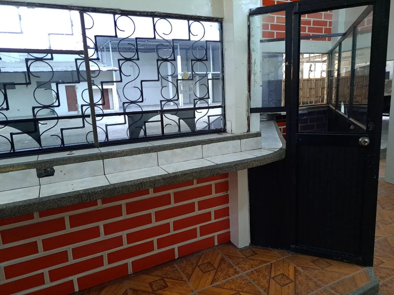 Alquiler Terreno y Local frente al Mercado Las Esclusas Sur SanS