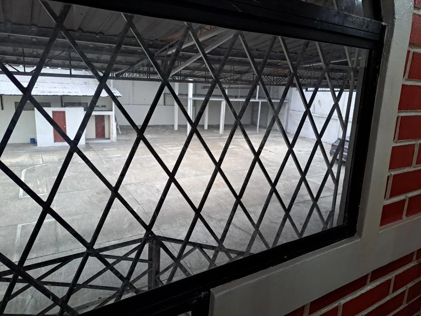 Alquiler Terreno y Local frente al Mercado Las Esclusas Sur SanS