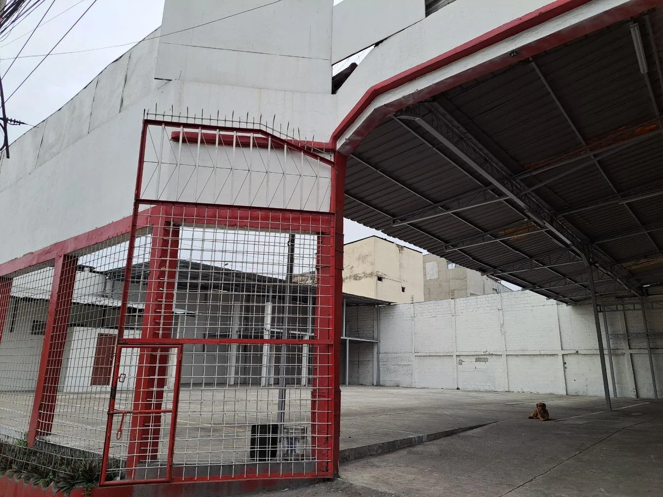 Alquiler Terreno y Local frente al Mercado Las Esclusas Sur SanS