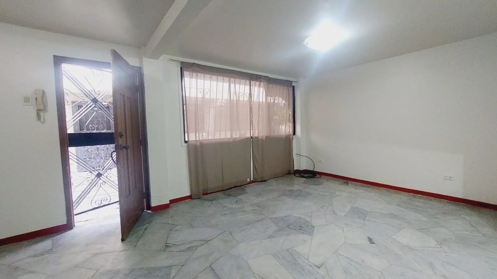 Casa en Venta Urdesa Central avenida Las Monjas y El Salado Norte de Guayaquil GraC