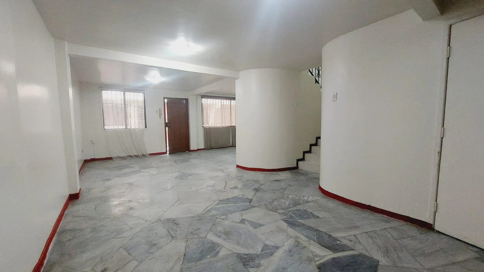 Casa en Venta Urdesa Central avenida Las Monjas y El Salado Norte de Guayaquil GraC