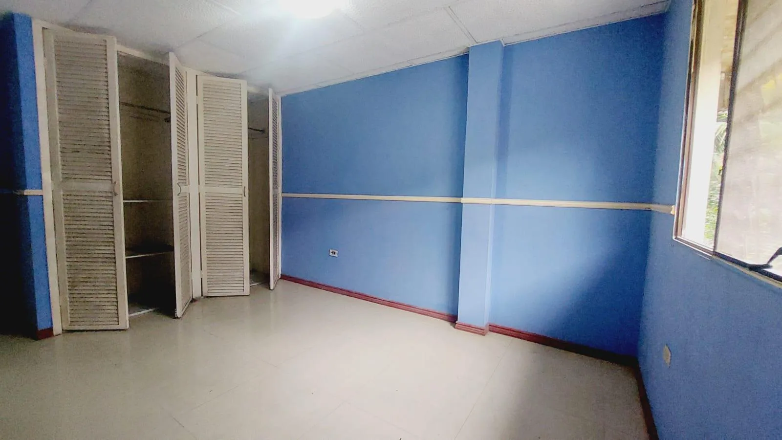 Casa en Venta Urdesa Central avenida Las Monjas y El Salado Norte de Guayaquil GraC