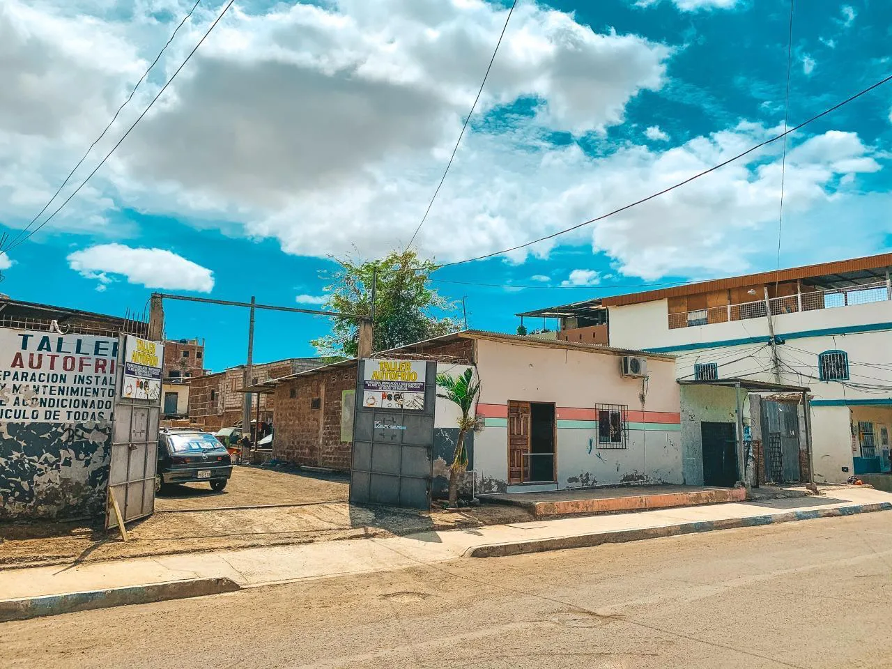 Venta de terreno con casa en Manta VanC