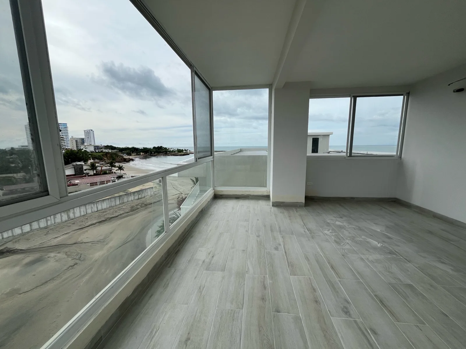 Departamento en venta en Punta Blanca a 100 metros del mar VanRo