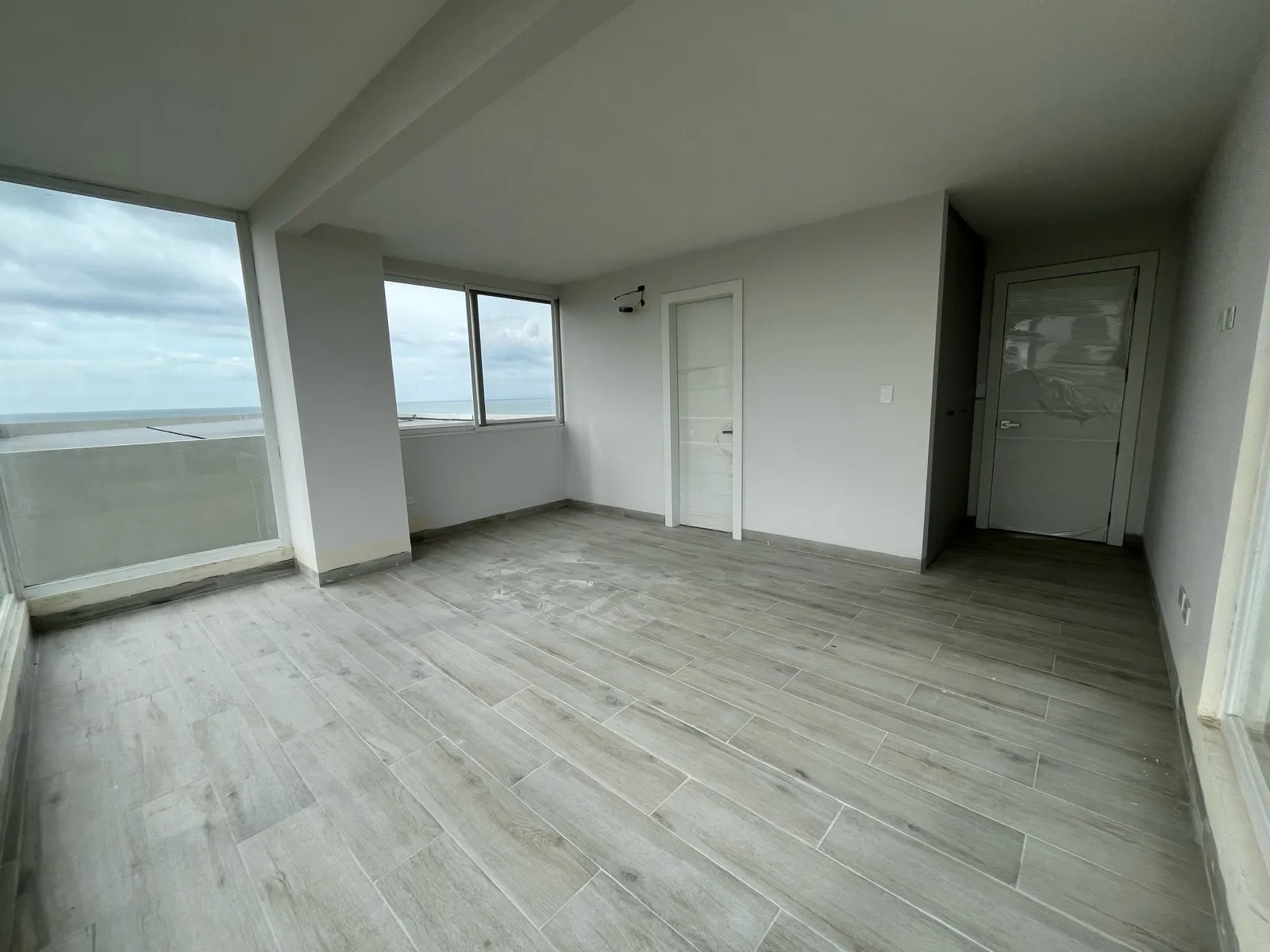 Departamento en venta en Punta Blanca a 100 metros del mar VanRo