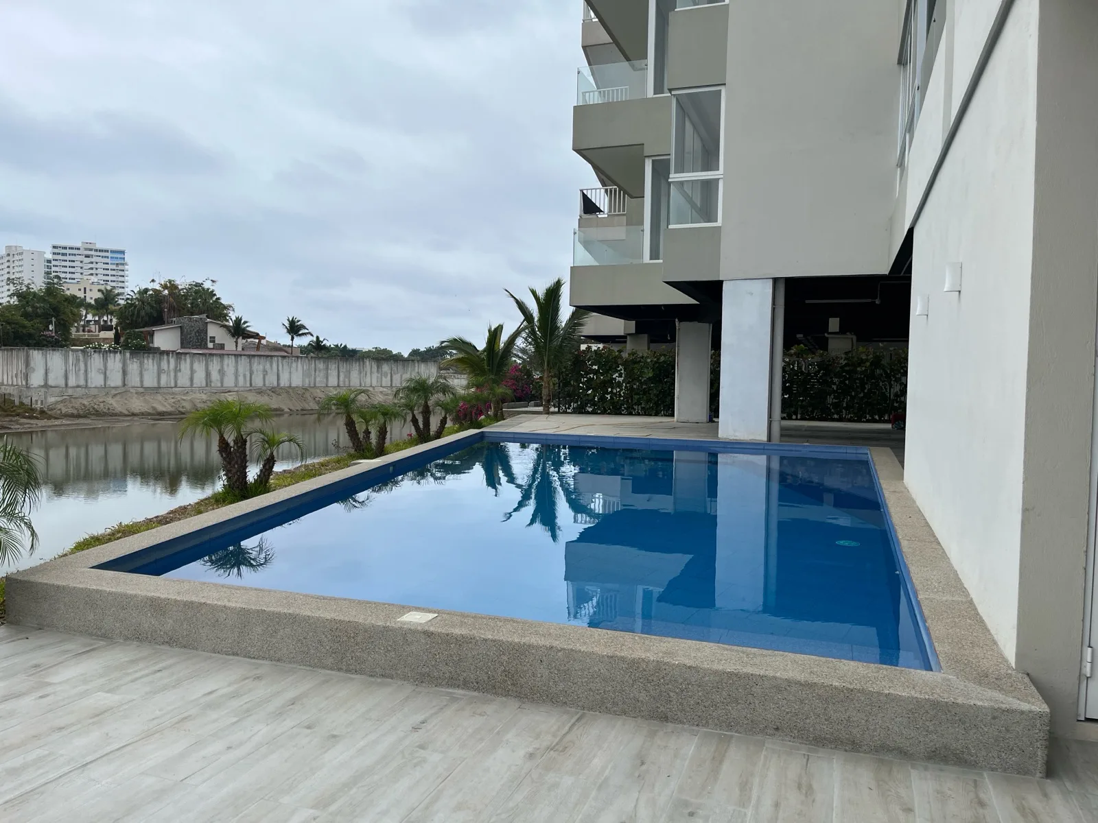 Departamento en venta en Punta Blanca a 100 metros del mar VanRo