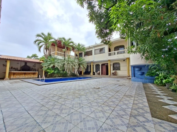Casa en venta en Urdesa Central, Norte Guayaquil, CyP