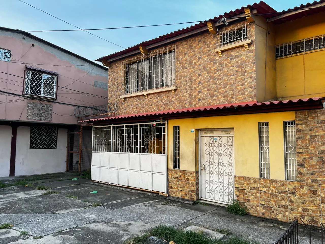 Casa en Venta en Los Esteros a media cuadra del TIA SanS