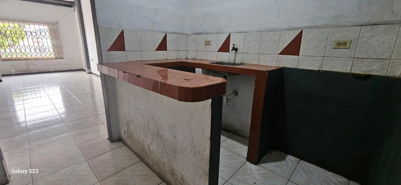 Venta, Casa Rentera, Cdla. Quisquis, cerca a la Facson VivC