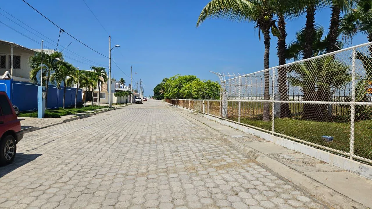 VENTA CASA URB. VILLA MARINA. RUTA SPONDYLUS.CAPAES. SANTA ELENA VivC