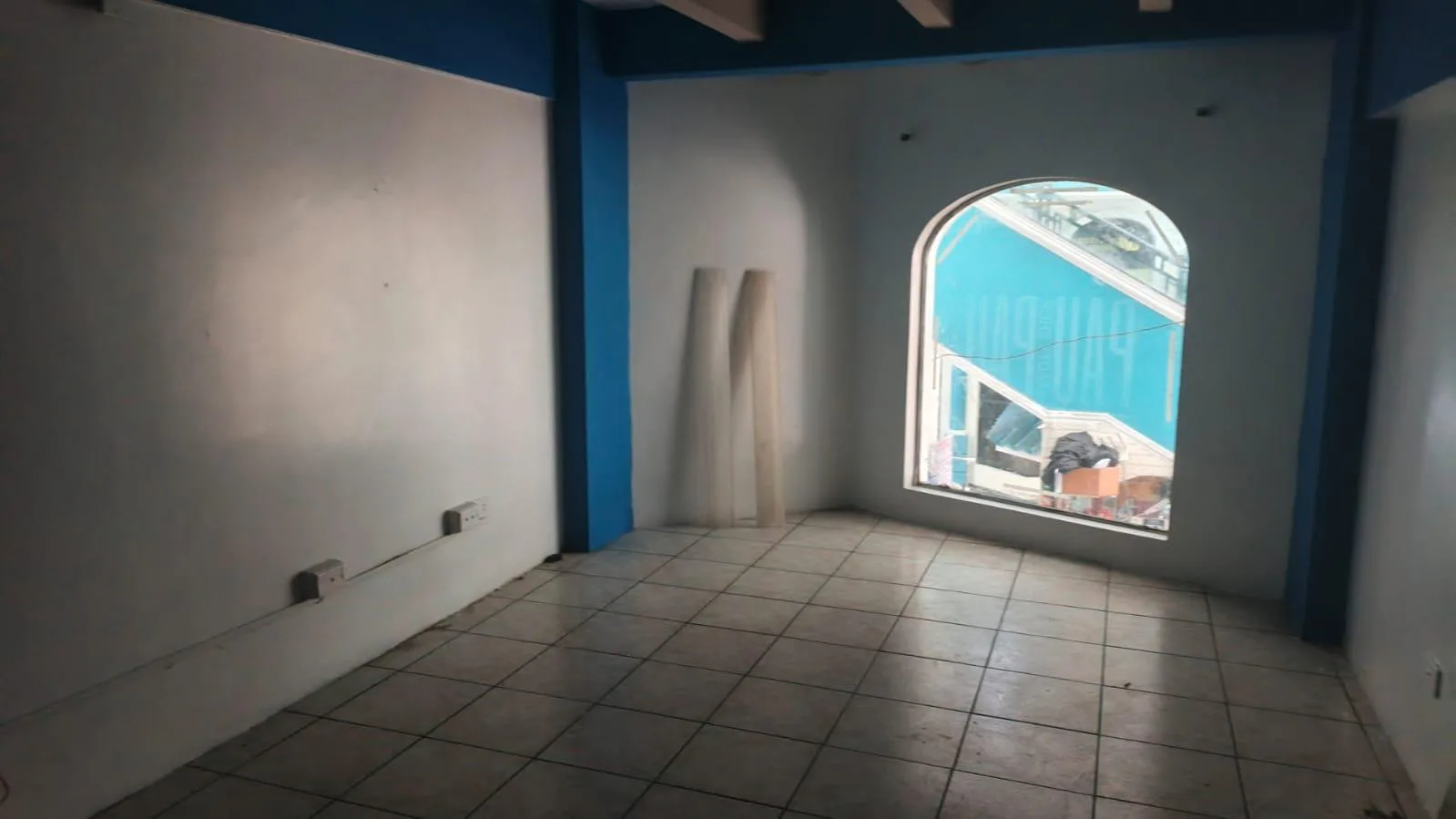 Local en Venta, Pedro Carbo y Diez de Agosto, CC Paseo del Parque PB, EliC