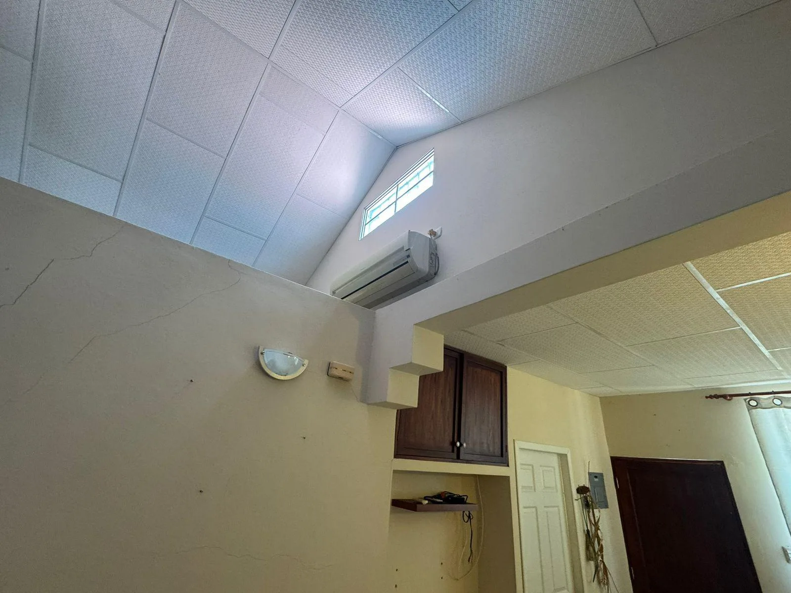 CASA EN VENTA BRISAS DE ANCON.PUNTA CARNERO. SANTA ELENA VivC