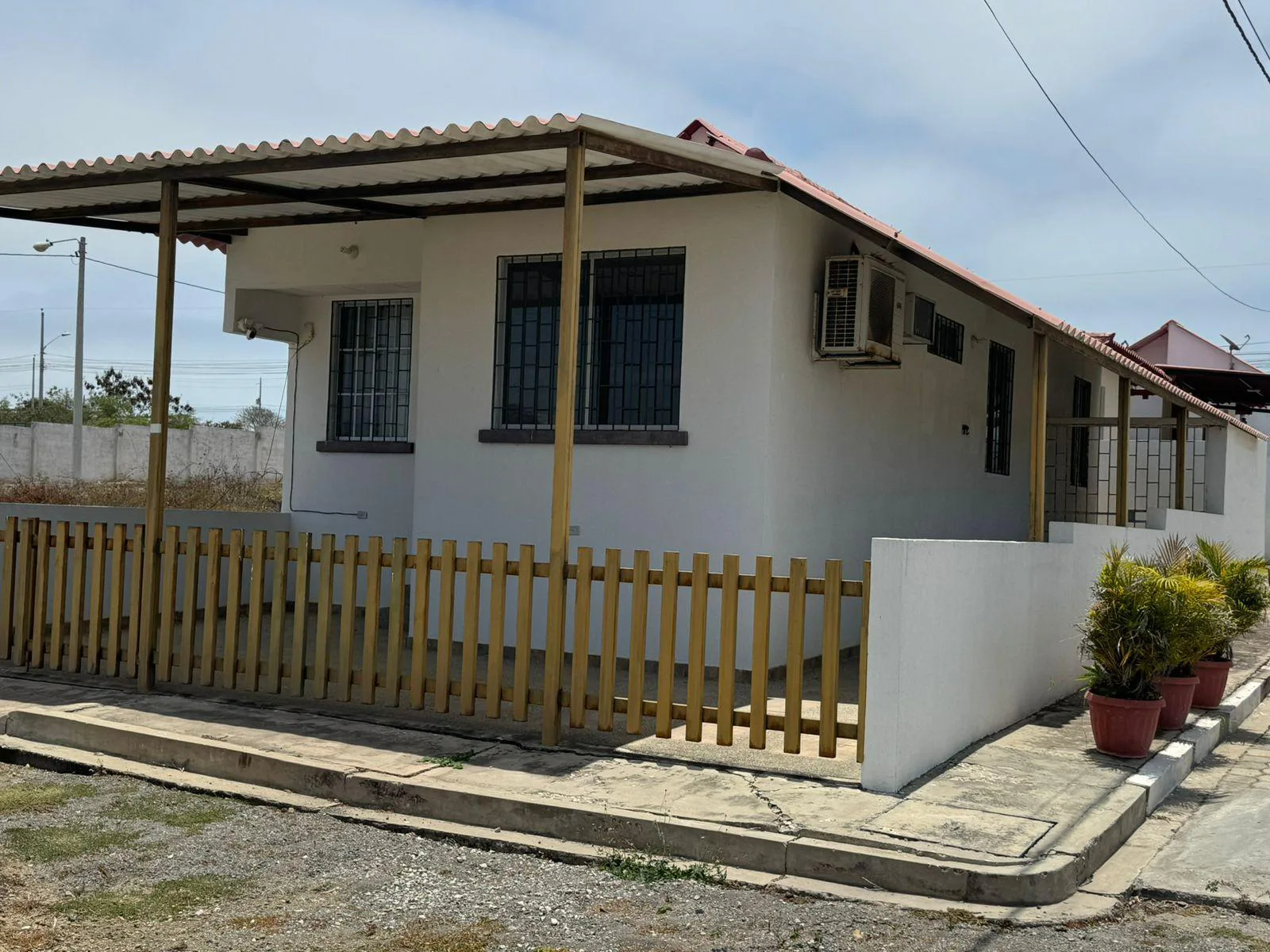 CASA EN VENTA BRISAS DE ANCON.PUNTA CARNERO. SANTA ELENA VivC