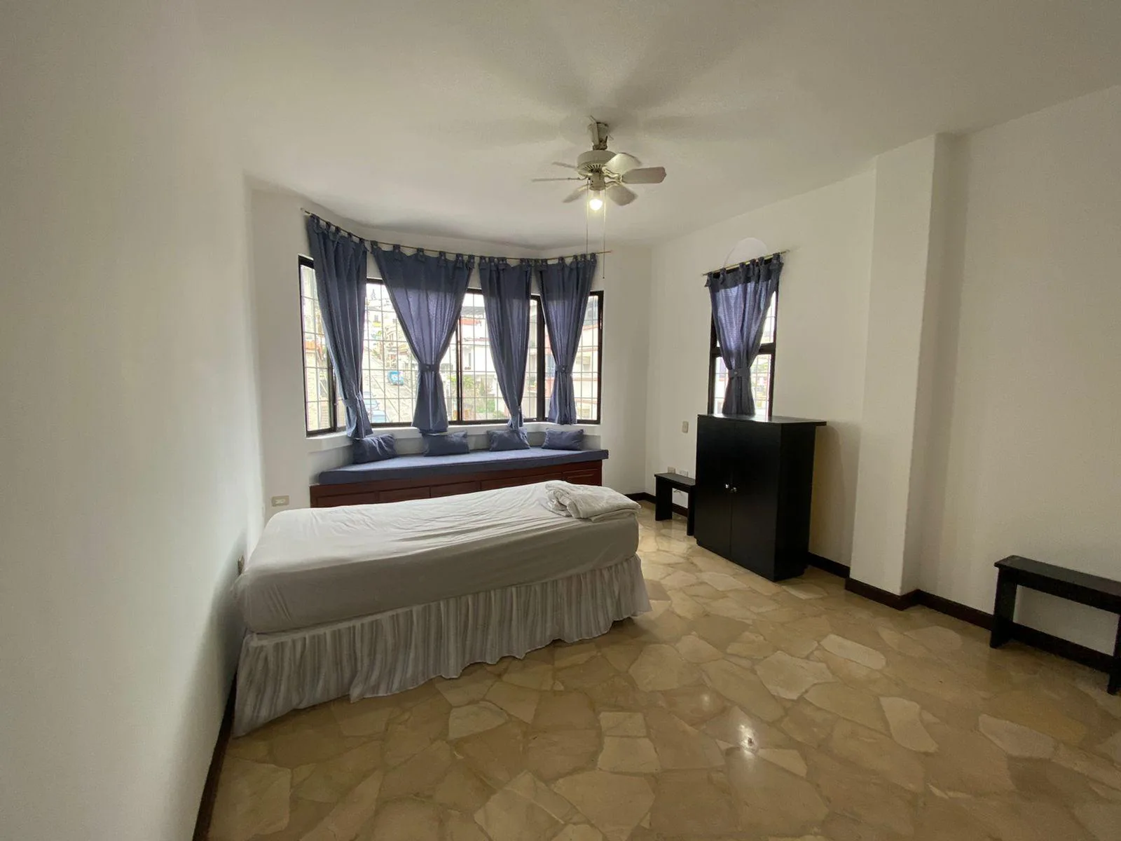 Alquiler habitación para señoritas universitarias en Bellavista VanRo