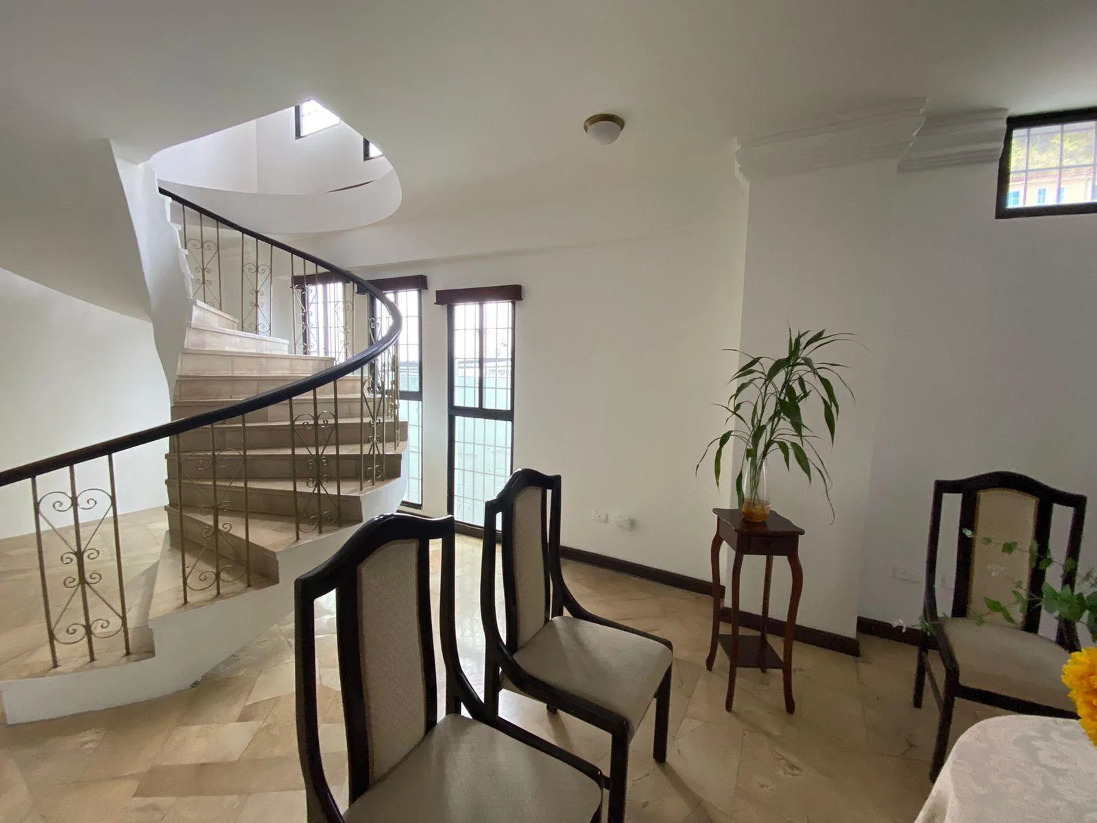 Alquiler habitación para señoritas universitarias en Bellavista VanRo