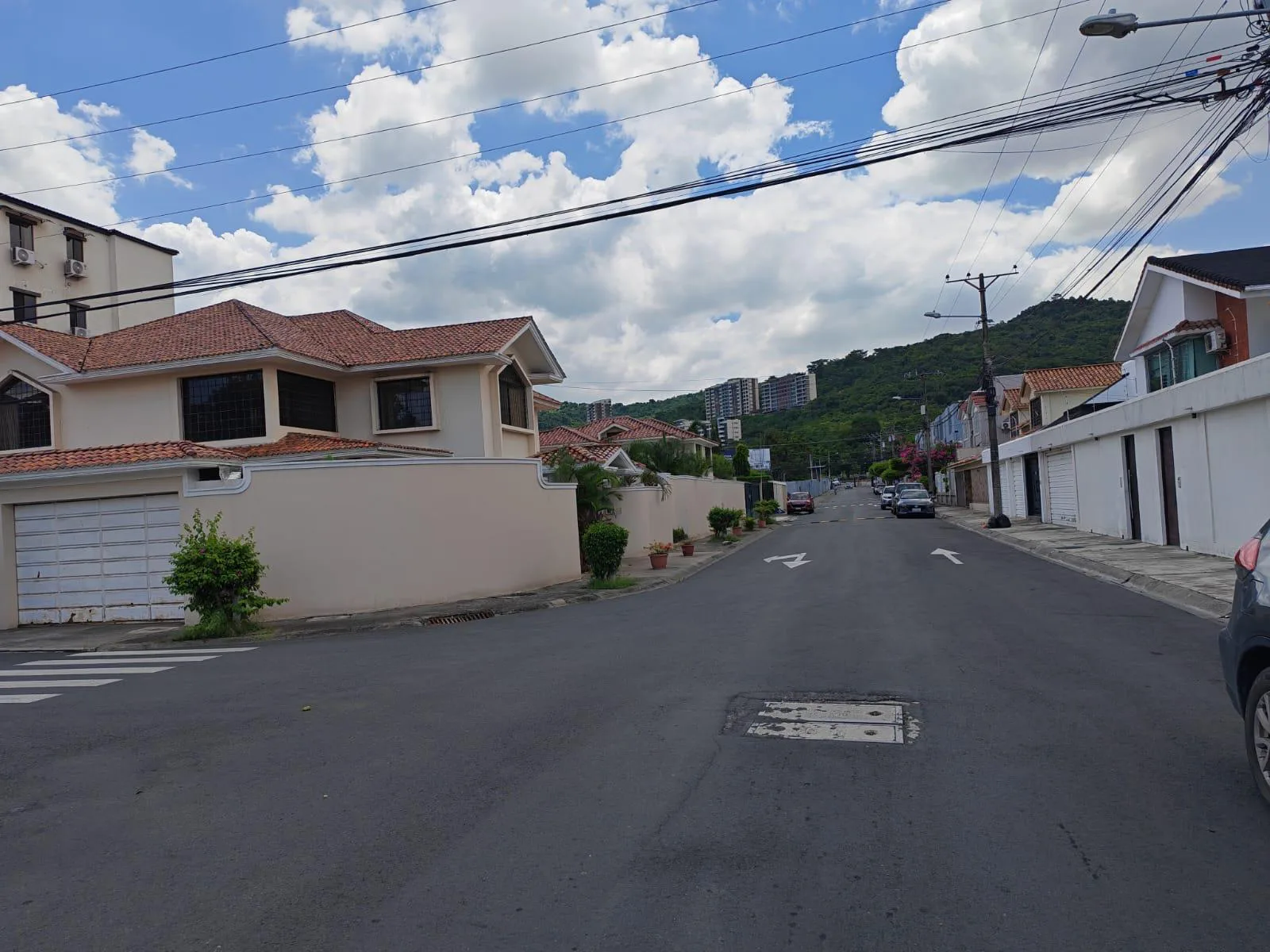 VENTA CASA URB. PUERTO AZUL. VIA A LA COSTA VivC