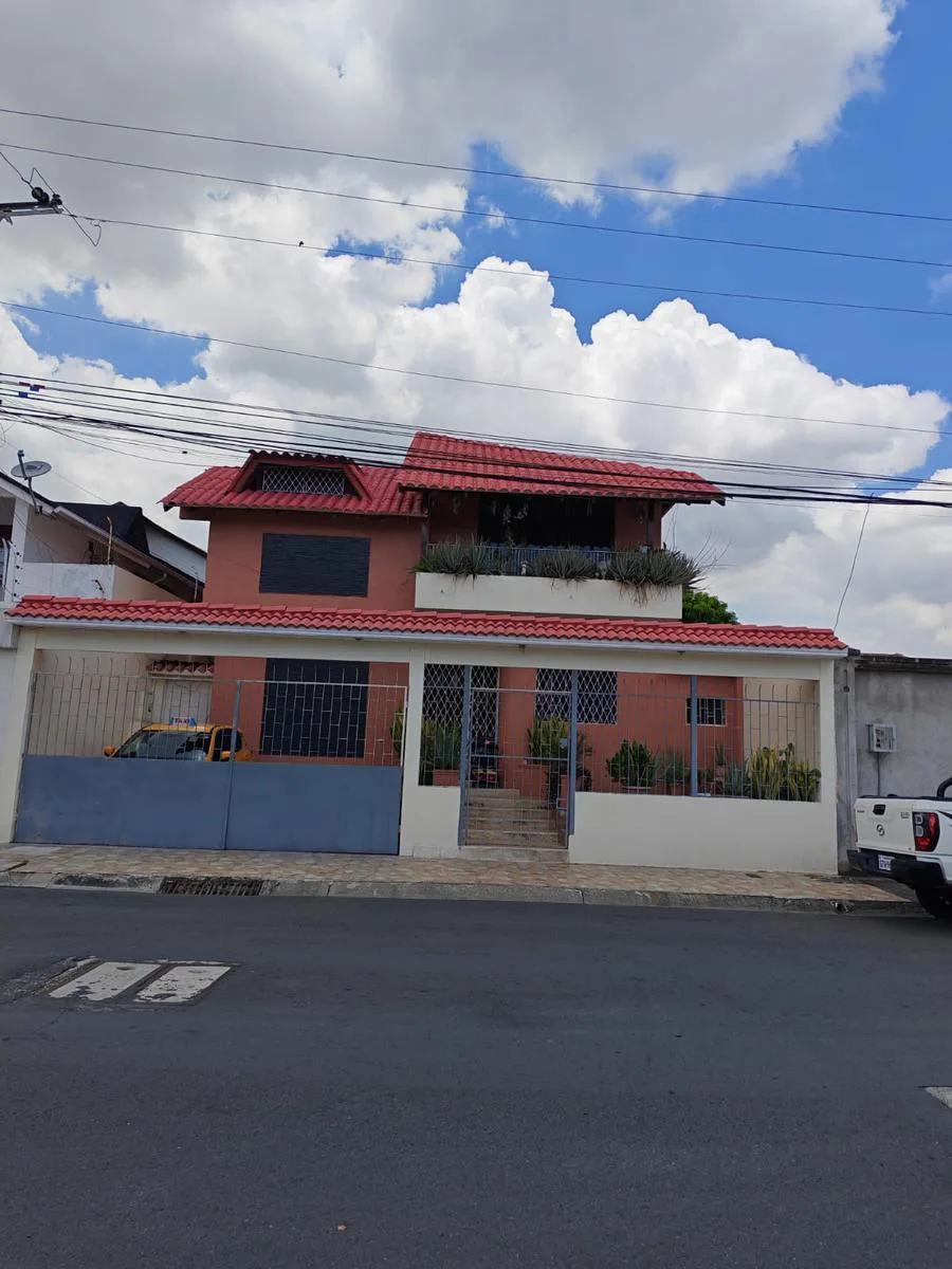VENTA CASA URB. PUERTO AZUL. VIA A LA COSTA VivC