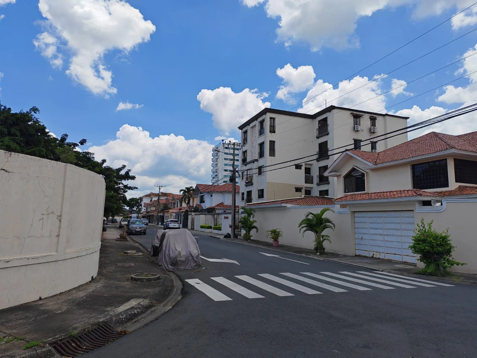 VENTA CASA URB. PUERTO AZUL. VIA A LA COSTA VivC