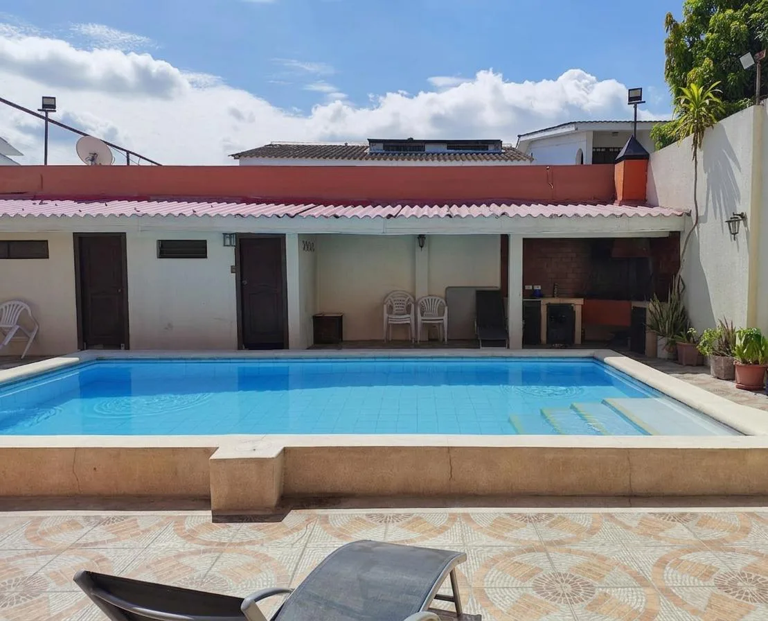 VENTA CASA URB. PUERTO AZUL. VIA A LA COSTA VivC