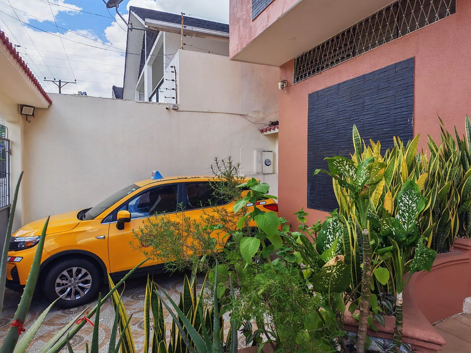 VENTA CASA URB. PUERTO AZUL. VIA A LA COSTA VivC