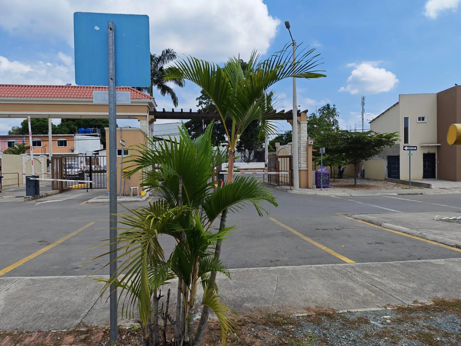 Venta Casa Urb. Bosquetto. Vía a la Costa. Chongón. VivC