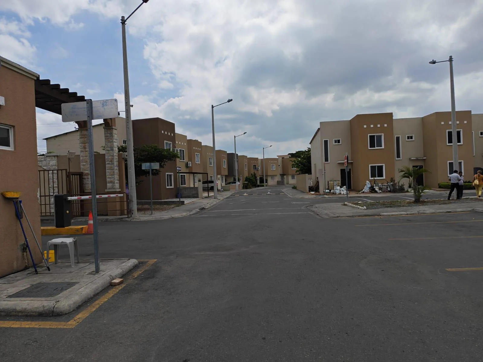 Venta Casa Urb. Bosquetto. Vía a la Costa. Chongón. VivC
