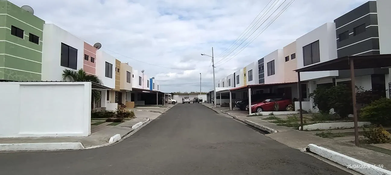 Casa en Venta en Urb. Puerto Luz, Manta VanC