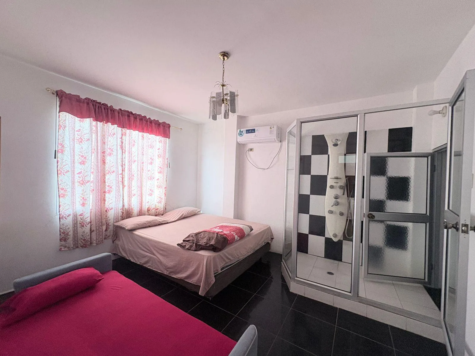 Hotel en funcionamiento en venta, Vía Punta Carnero EliMo
