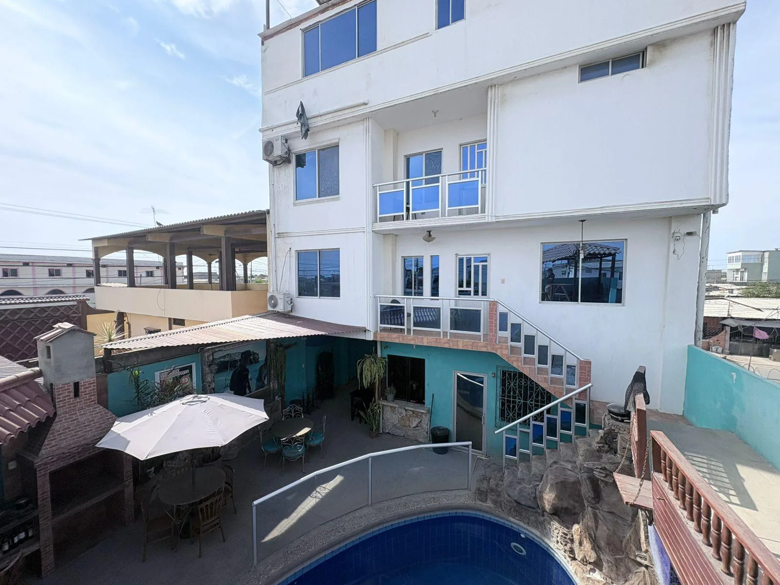 Hotel en funcionamiento en venta, Vía Punta Carnero EliMo