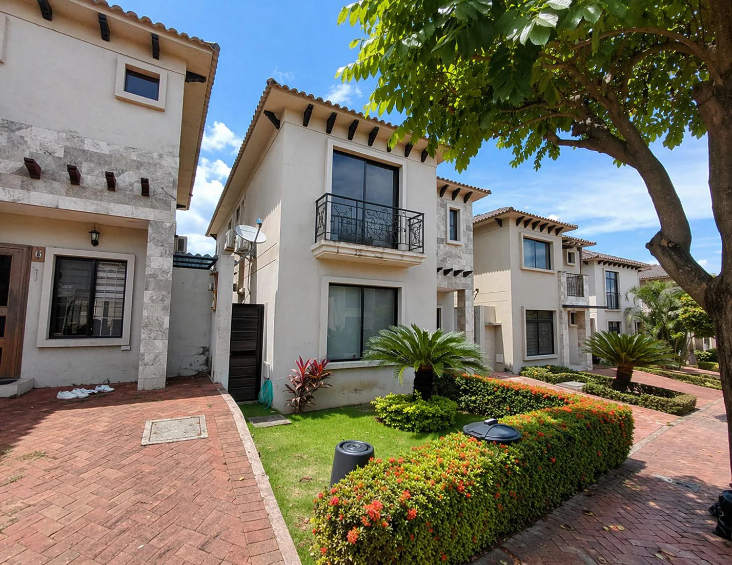 CASA EN VENTA URB BOSQUES DE LA COSTA XimO