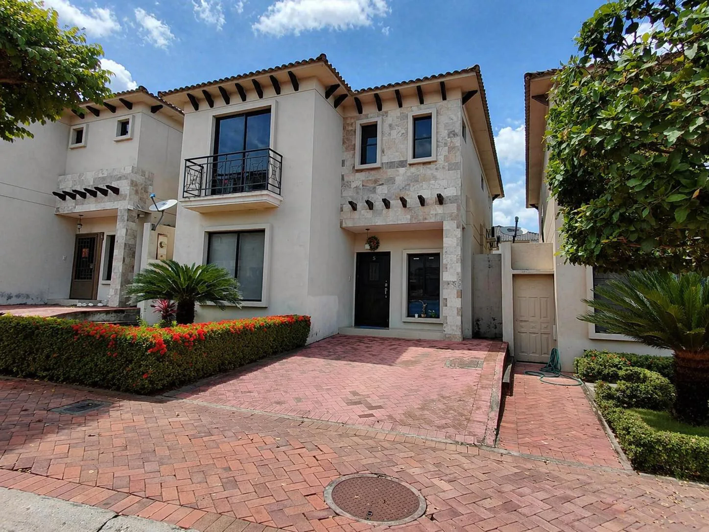 CASA EN VENTA URB BOSQUES DE LA COSTA XimO