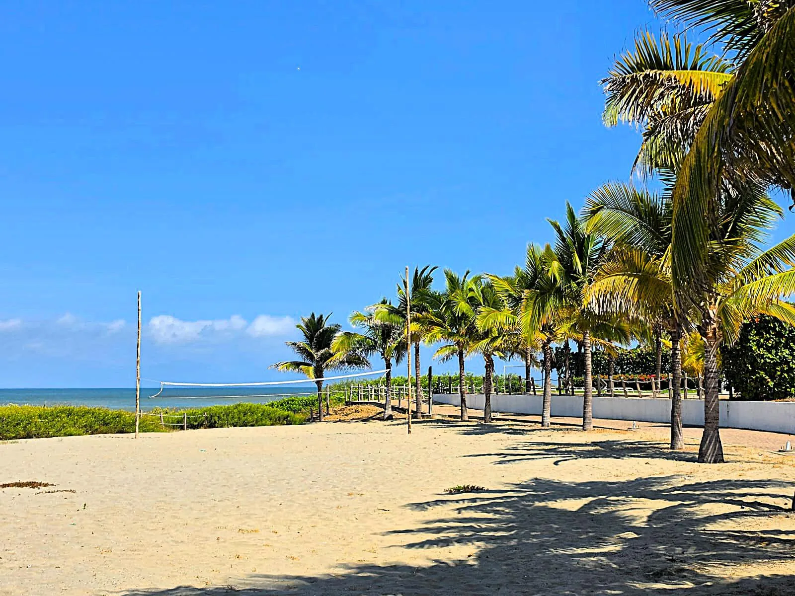 Se vende Casa en Bahia Muyuyo Playas km 16.5 Via Data