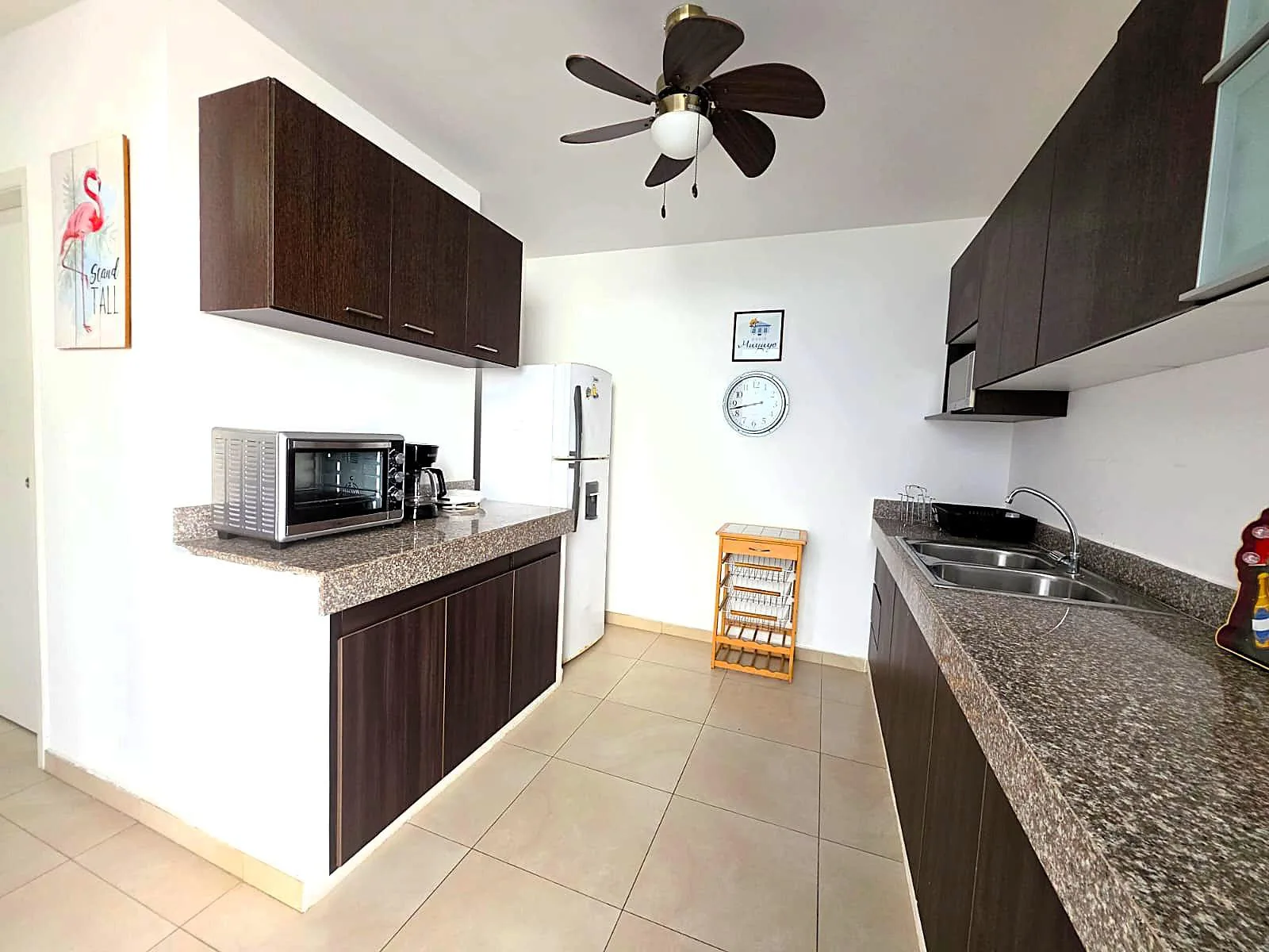 Se vende Casa en Bahia Muyuyo Playas km 16.5 Via Data
