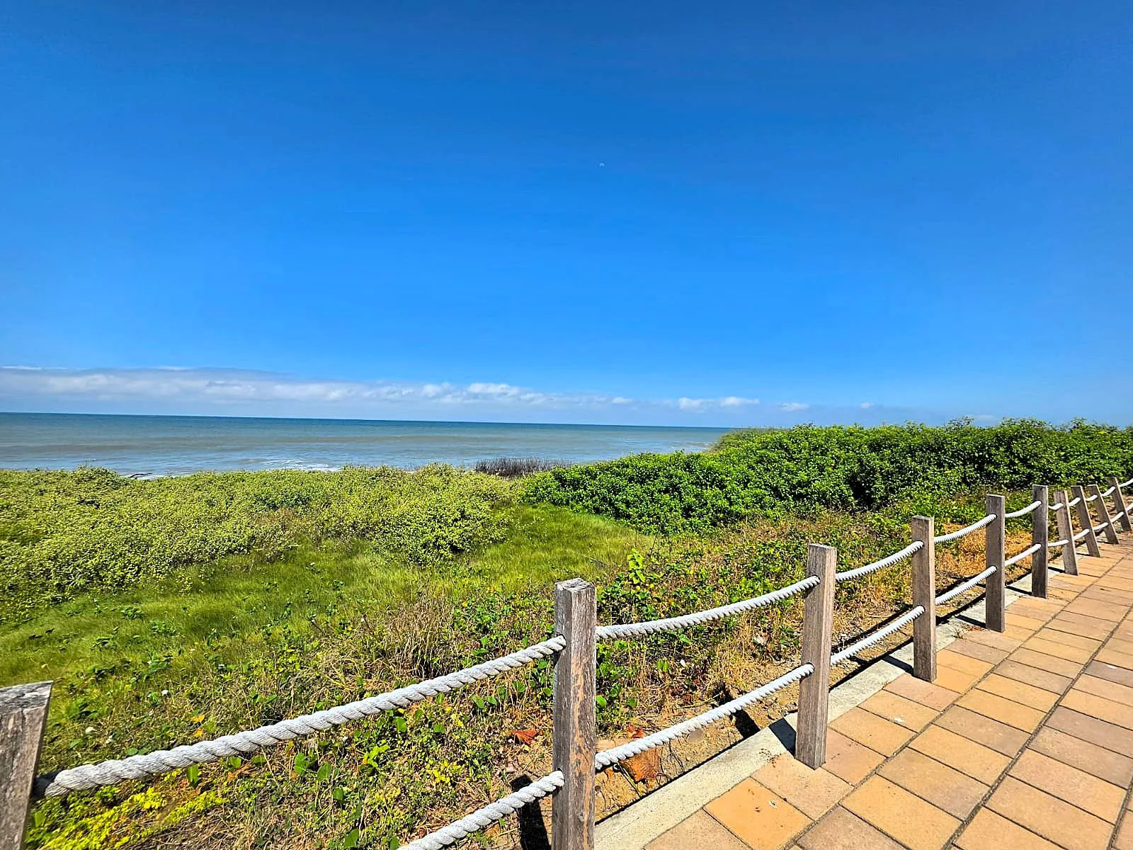 Se vende Casa en Bahia Muyuyo Playas km 16.5 Via Data